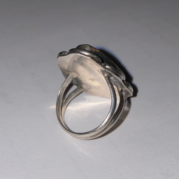 Gorgeous Vintage Navajo Turquoise and Sterling Silver Ring - Picture 3 of 6